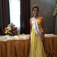Rebecca Fernandez Photo 17