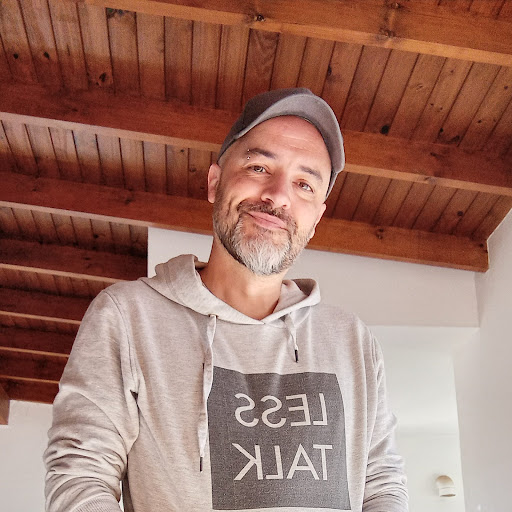 Alejandro Vazquez Photo 23