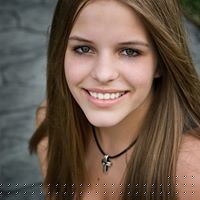 Lizzie Simon Photo 7