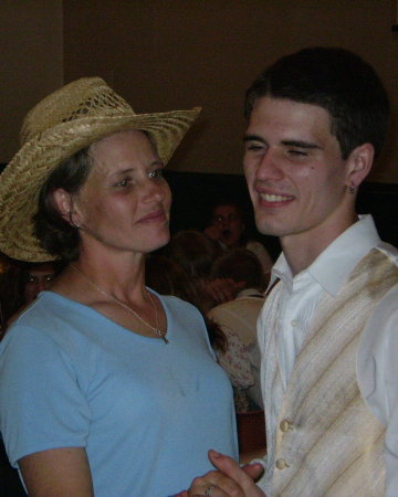 Kristen Howell Photo 19