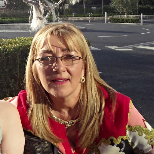 Marie Reynolds Photo 15