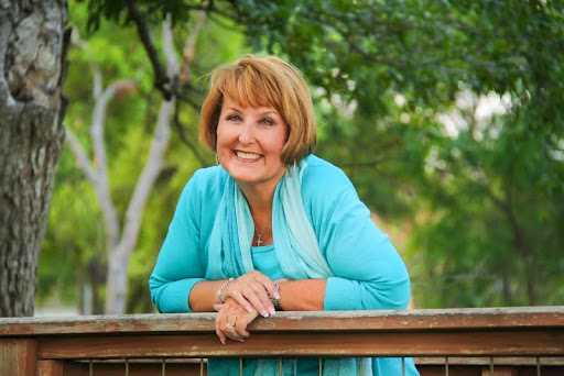 Julie Krueger Photo 29