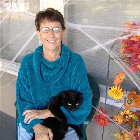 Linda Steele Photo 16