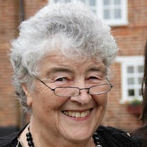 Helen Lynch Photo 16