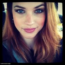 Alexis Knapp Photo 8