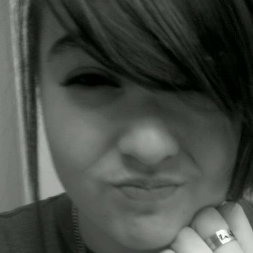 Julia Barker Photo 18