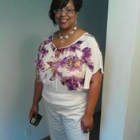 Stephanie Glover Photo 26