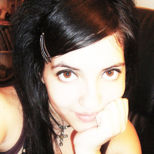Robyn Woods Photo 33
