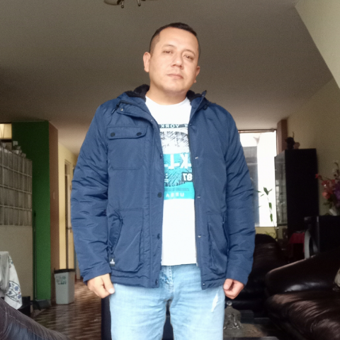 Carlos Calderon Photo 32