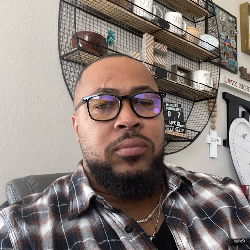 Julian Matthews Photo 15