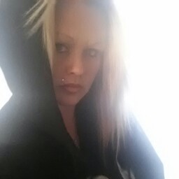 Stephanie Beatty Photo 7