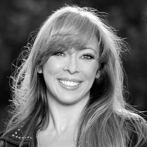 Julie Harbert Photo 8