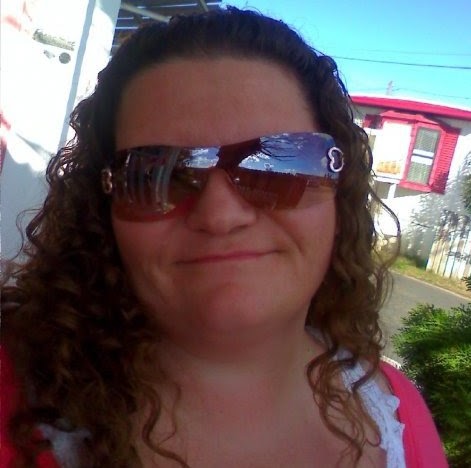 Toni England Photo 11