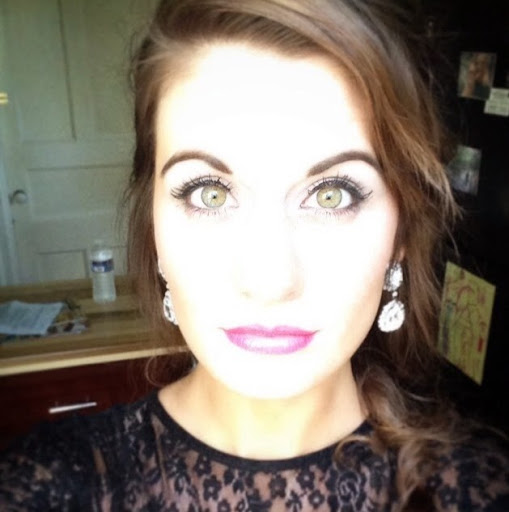 Sarah Perry Photo 13