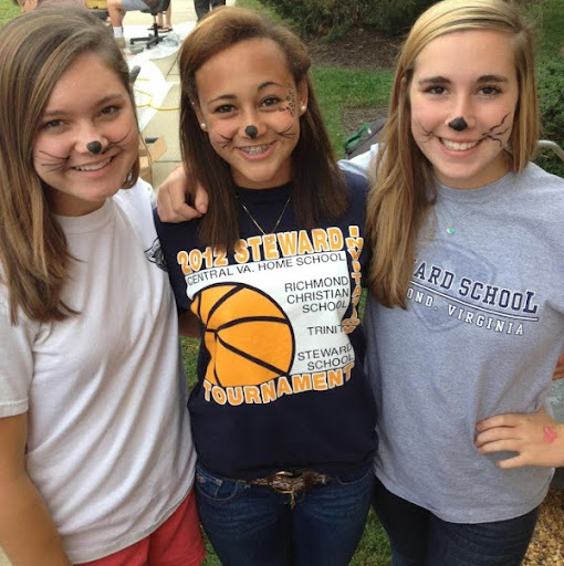 Julie Cochran Photo 28