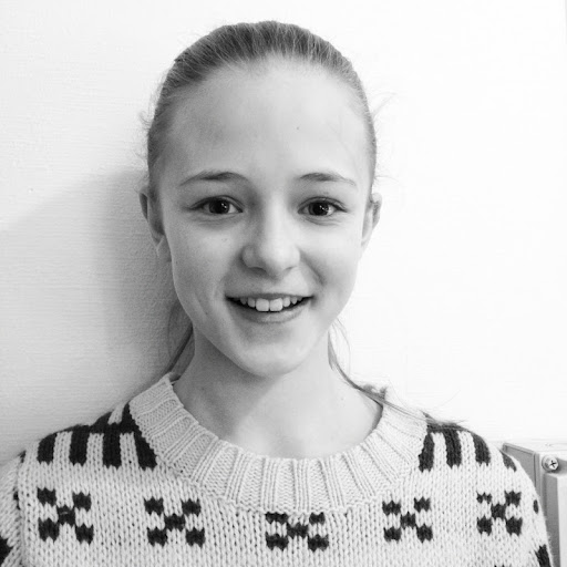 Victoria Bell Photo 10