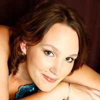 Maria Sutherland Photo 17