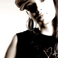 Mia Summers Photo 23