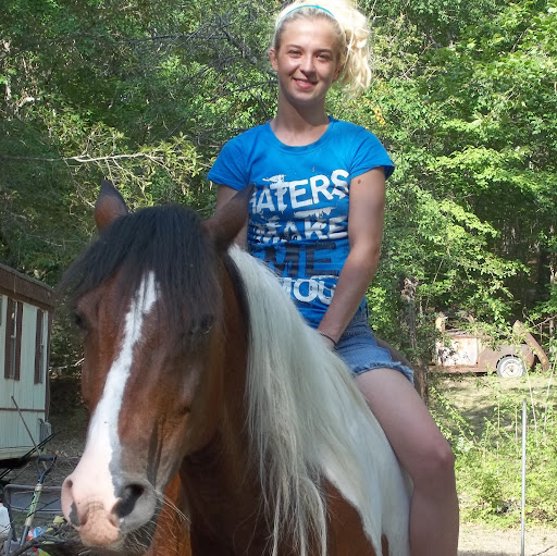 Kylie Morris Photo 16