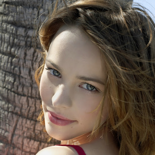 Eva Fuentes Photo 8