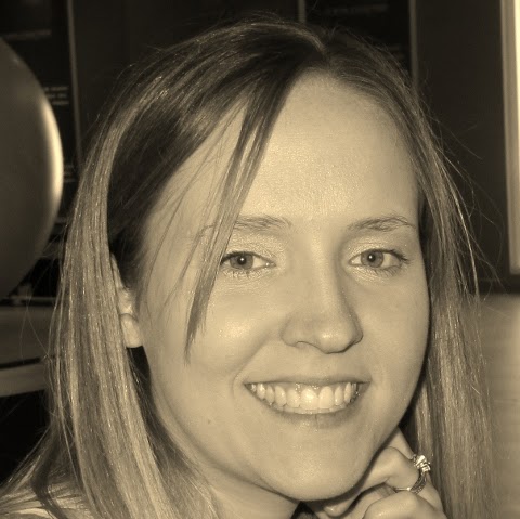 Julia Owen Photo 44
