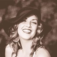 Sarah Barker Photo 31