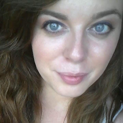 Caitlin Ross Photo 14