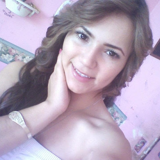 Elizabeth Cuevas Photo 38