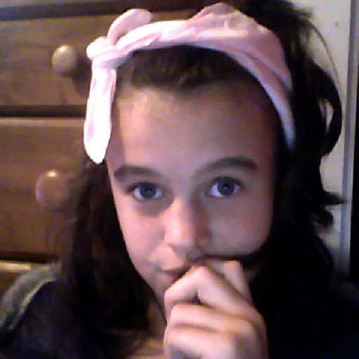 Caitlin Cox Photo 14