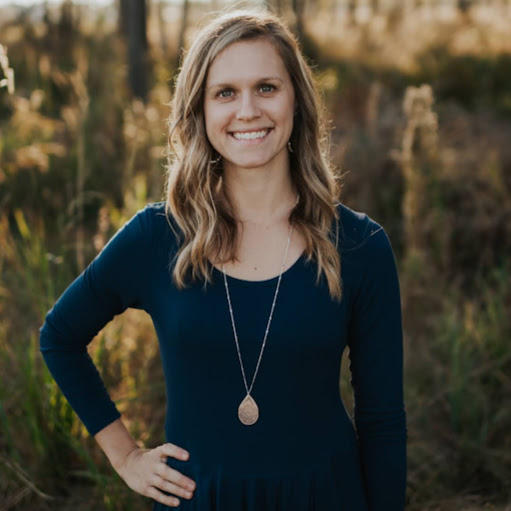 Michelle Earl Photo 34