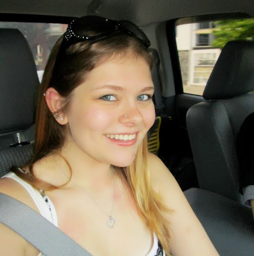 Samantha Sheffield Photo 21