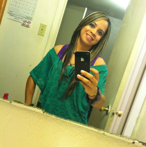 Katherine Garcia Photo 5