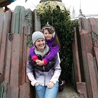 Annie Lyons Photo 12