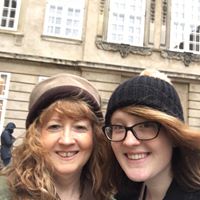 Julie Wynne Photo 21