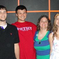 Shelley Hutchison Photo 14