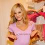 Elizabeth Huntington Photo 16