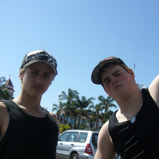 Dylan Barker Photo 31