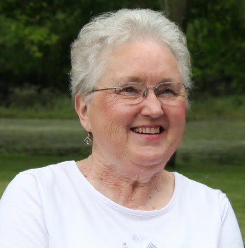Elizabeth Huff Photo 33