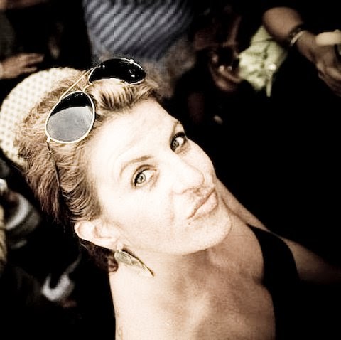Kelly Thornton Photo 23