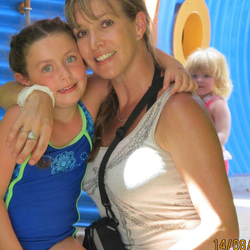 Jennifer Hurd Photo 37