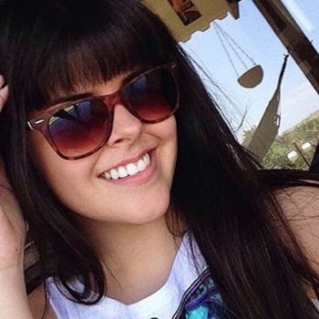 Lara Oliveira Photo 9