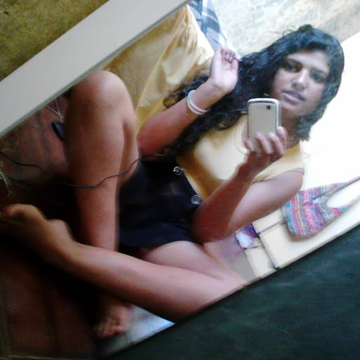 Jennifer Souza Photo 45