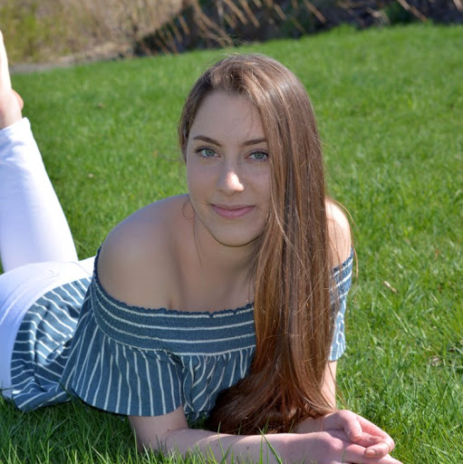 Julia Mccormack Photo 17