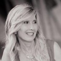 Lisa Corbin Photo 18