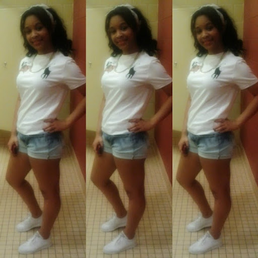 Desiree Robinson Photo 39