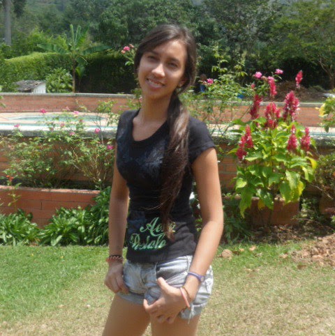 Julie Jimenez Photo 16