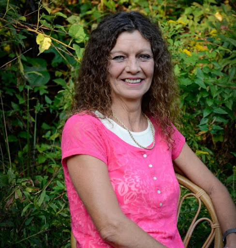 Sandra Bates Photo 27
