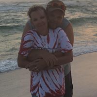 Lisa Grantham Photo 38