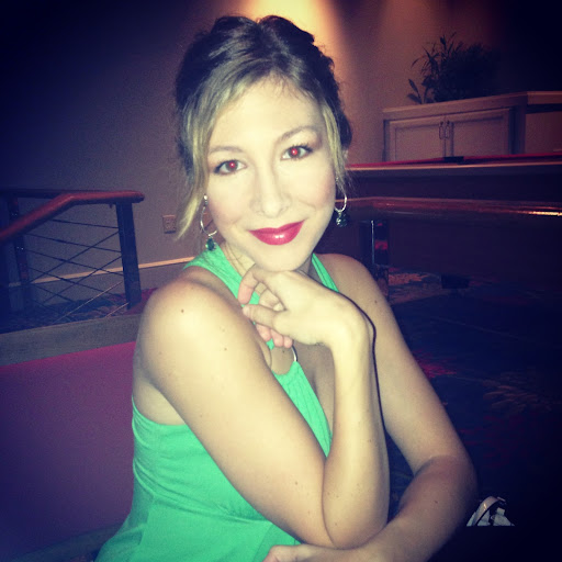 Laura Vance Photo 19