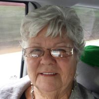 Linda Rhodes Photo 25